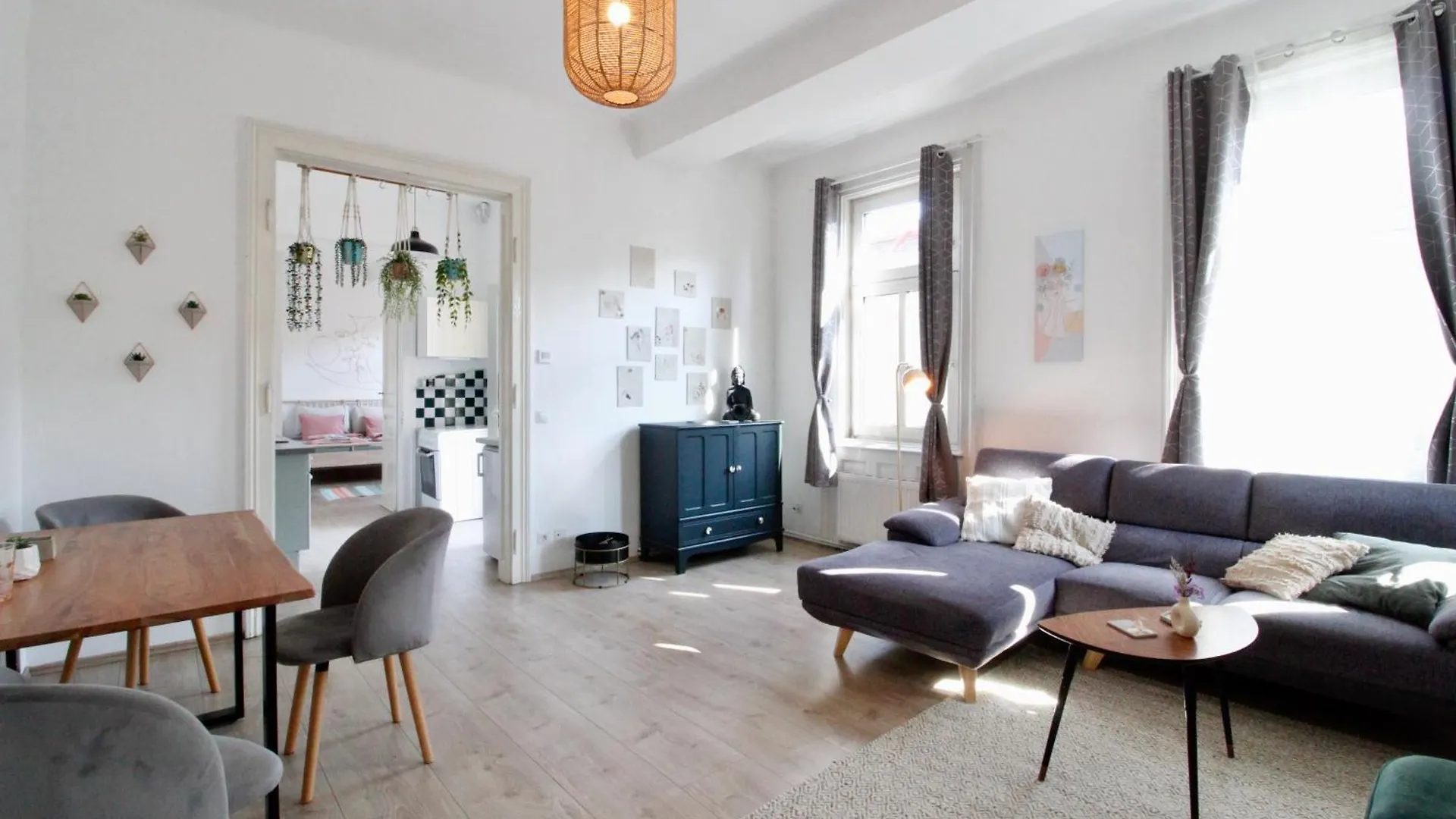 Cute Boho Apt With Balcony location