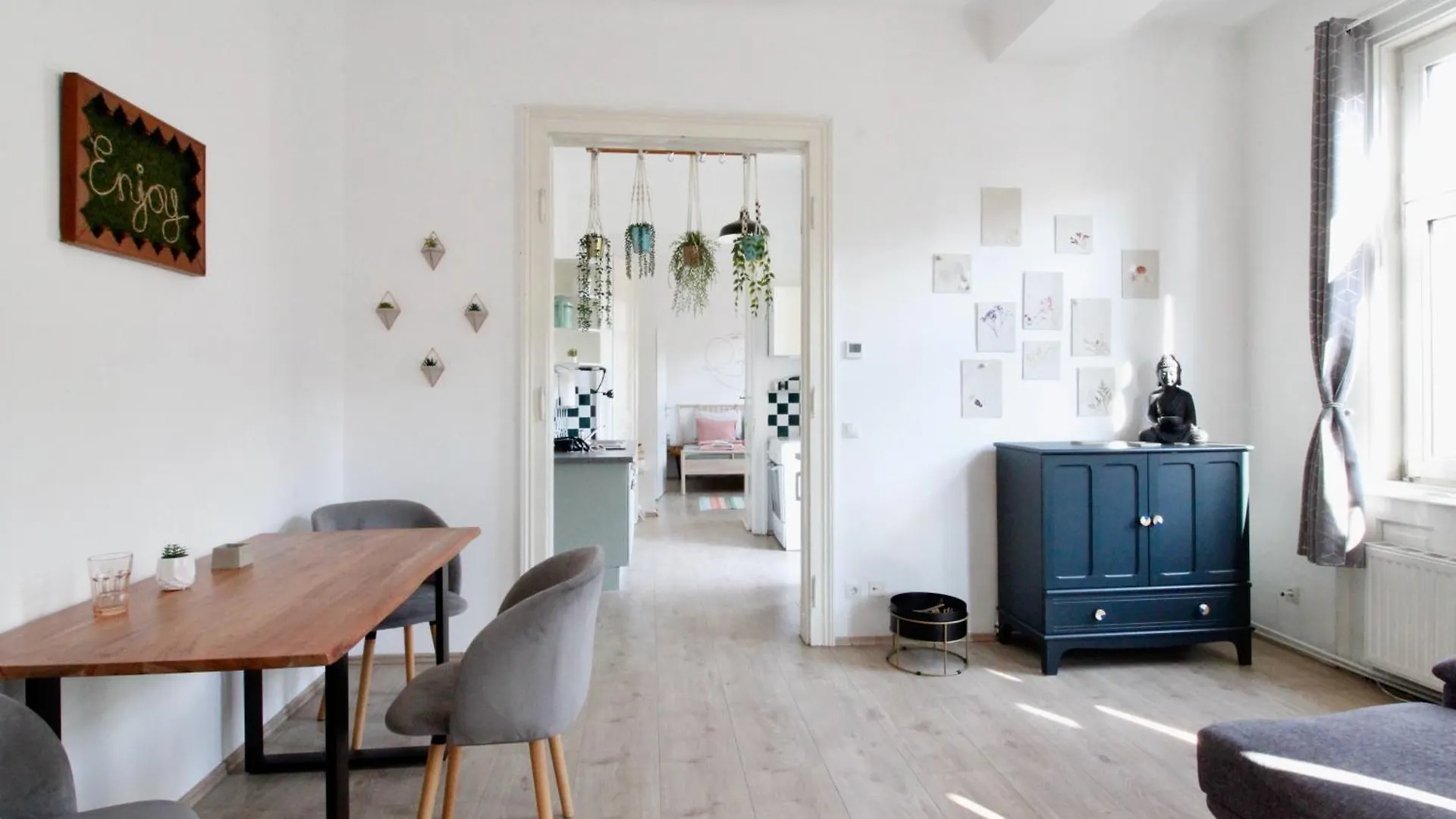 Cute Boho Apt With Balcony Vienna Apartment